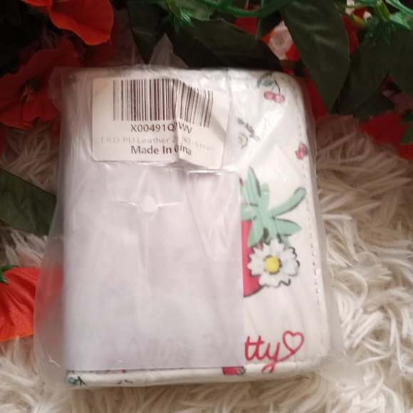 Hello Kitty White Wallet - Picture 4 of 4